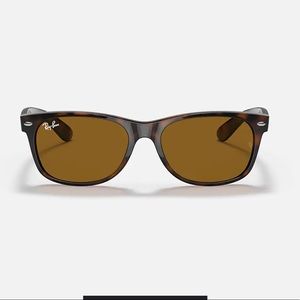 Like New Ray-Ban Wayfarer Classic Lenses- Brown/ Tortoise